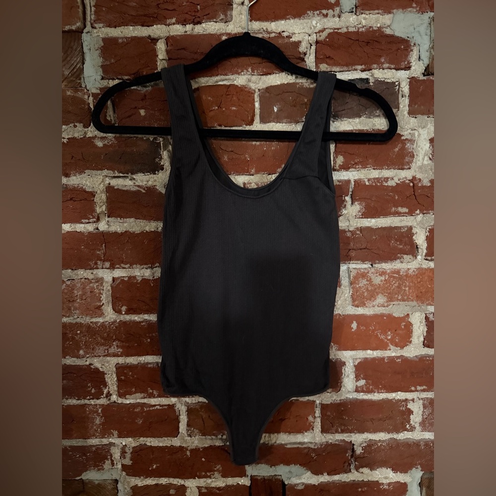 NWT Skims Ribbed Scoop Neck Thong Bodysuit
